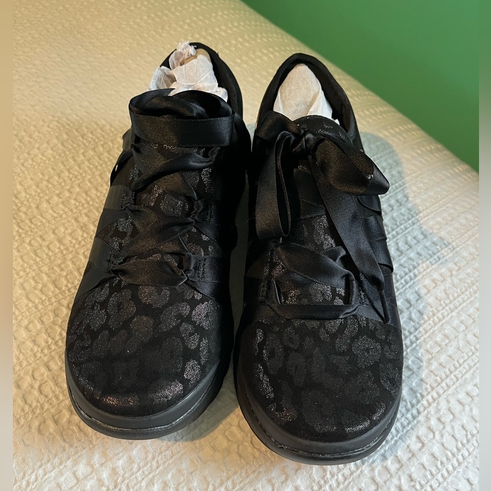 BZees Glisten Sneakers